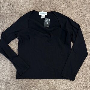 Bloomingdale's Elegant Black Long Sleeve Tee